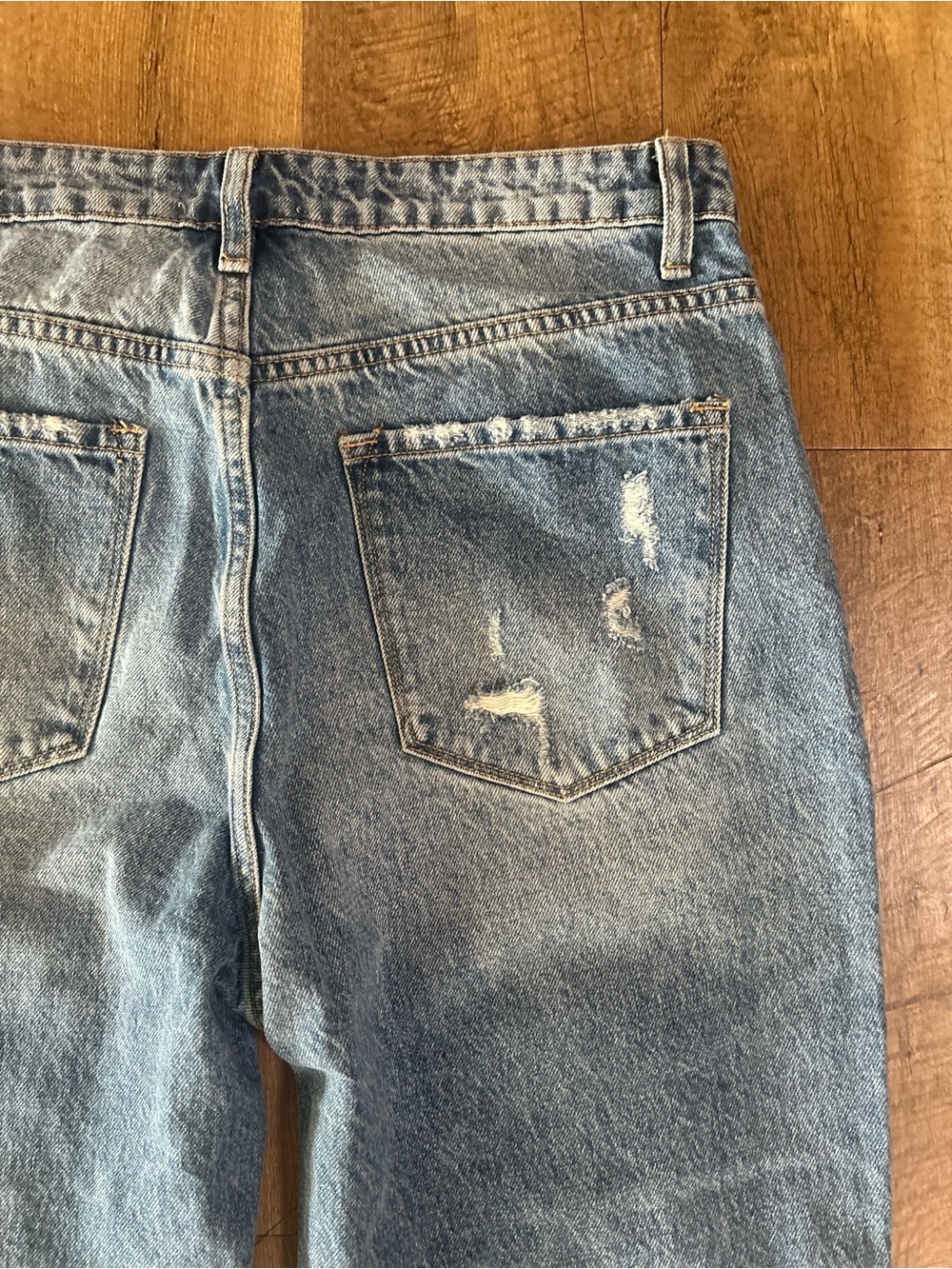 Altar’d State High Rise Distressed Cropped Jeans Size 29 NWT Raw Hem Trendy - Picture 15 of 16